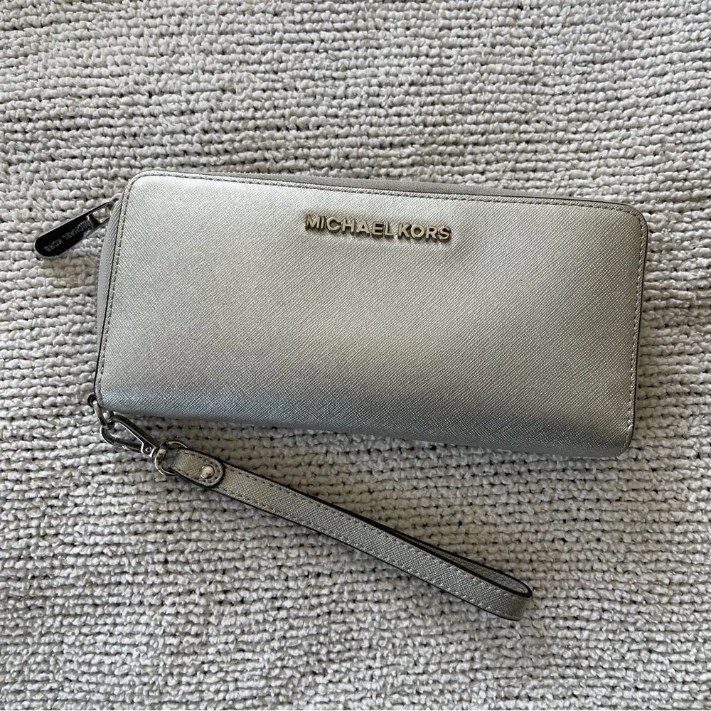 Michael Kors Silver Saffiano leather Wallet wristlet